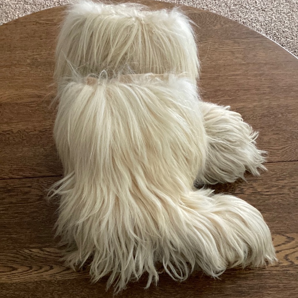 EUC Monster Fur boots!